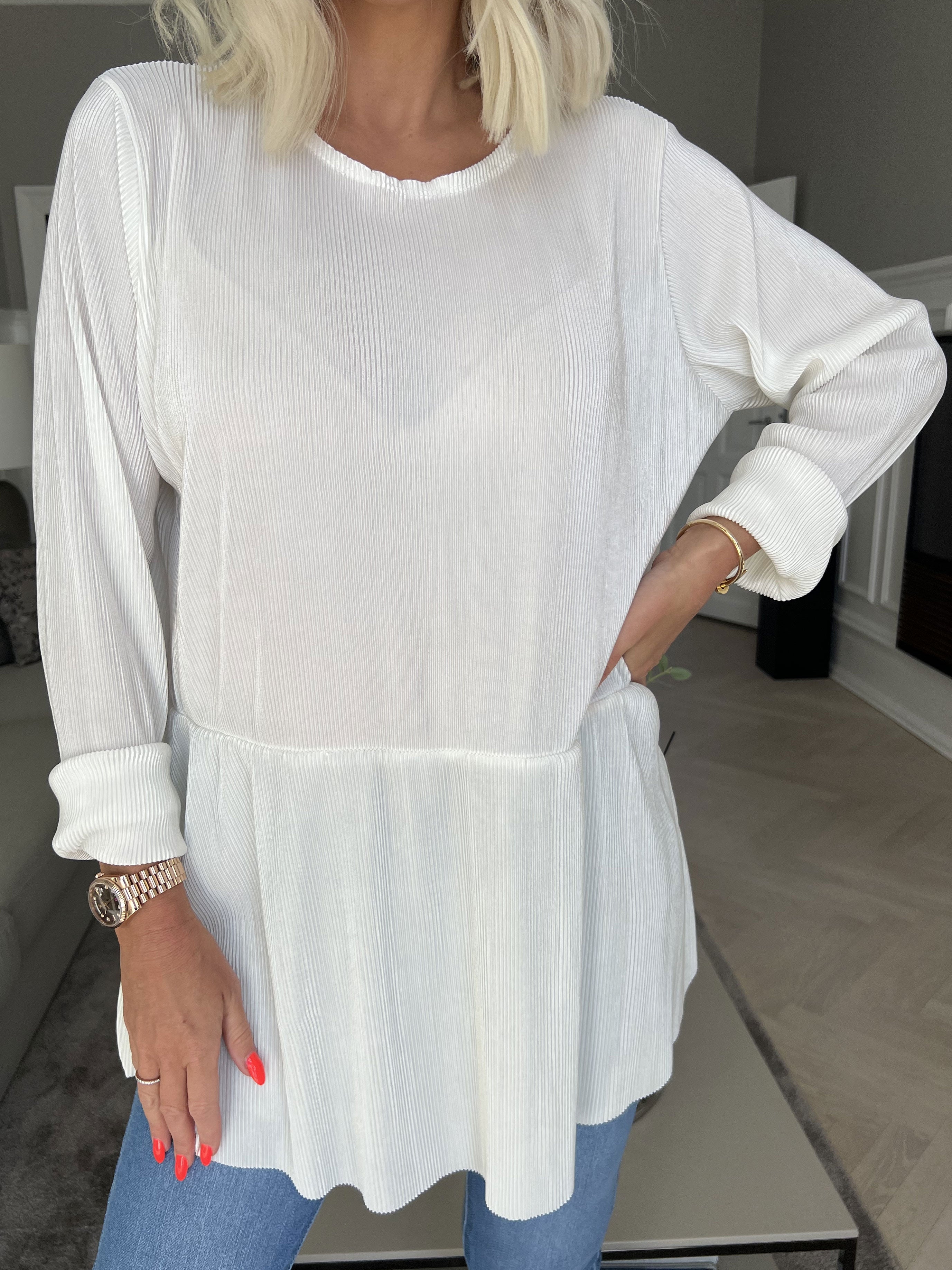 Delfina - Rillet langærmet bluse med lille skød